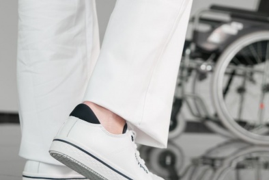 Thận trọng khi sử dụng giày dép sức khỏe giả, kém chất lượng