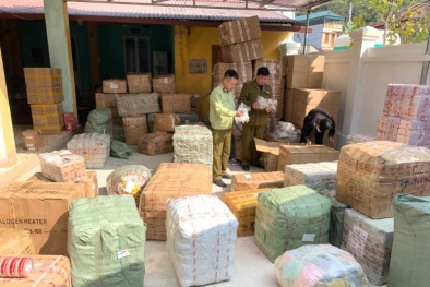 Xe chuyển phát nhanh J&T vận chuyển hàng nghìn hàng hóa nhập lậu