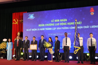 Văn phòng Công nhận chất lượng kỷ niệm 25 năm thành lập và đón nhận huân chương lao động hạng nhất