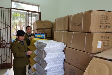 Nhập lậu hàng hóa: Vận chuyển lượng lớn bàn chải đánh răng toothbrush không nhãn phụ