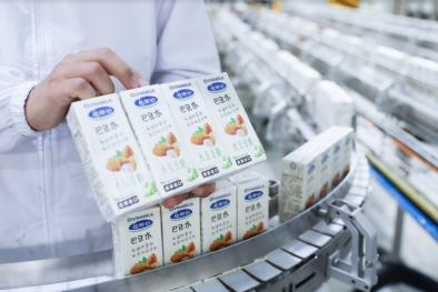 Vinamilk chào 2021 với lô sản phẩm sữa hạt và sữa đặc lớn xuất khẩu đi Trung Quốc