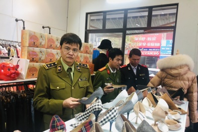 Ngang nhiên bán quần áo thời trang, mũ lưỡi trai giả mạo nhãn hiệu nổi tiếng