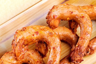 Những loại thực phẩm quen thuộc có thể gây dậy thì sớm cần tránh cho trẻ dùng