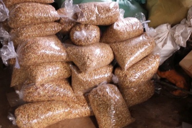 Gần 6 tấn hạt điều kém chất lượng, bị thải loại cho gia súc đem bán cho người dùng