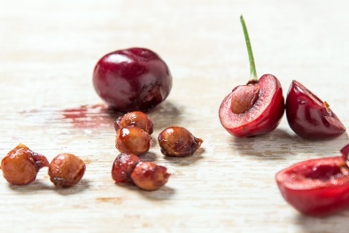 Liên tục ăn 6kg cherry khiến cô gái trẻ phải đi cấp cứu
