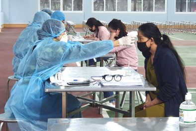 Những ai được ưu tiên tiêm vaccine Covid -19 đầu tiên khi về Việt Nam?