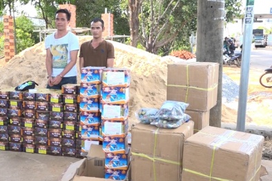 Nóng tình trạng pháo lậu rao bán công khai dịp Tết Nguyên đán