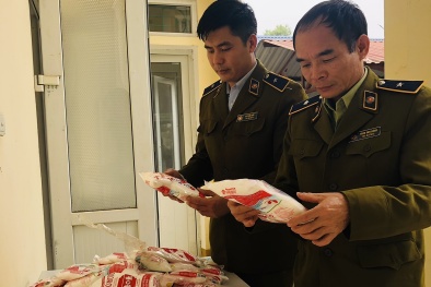 Lật tẩy thủ đoạn làm giả nhãn hiệu mì chính