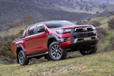 Toyota triệu hồi gần 2.000 xe bán tải Hilux vì nguy cơ mất trợ lực phanh
