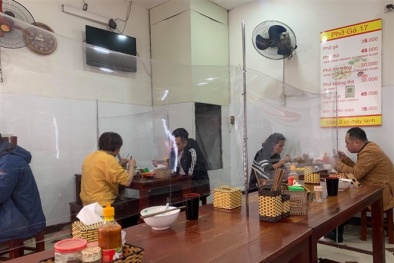 Từ 0h ngày 2/3, Hà Nội cho phép các nhà hàng, quán cà phê mở cửa trở lại