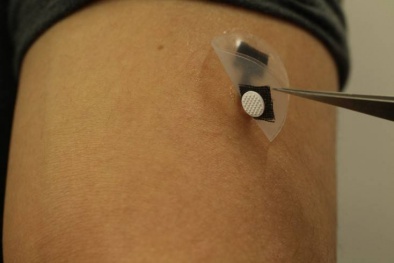 Miếng dán đặc biệt giúp con người có thể tự tiêm vaccine cho bản thân 