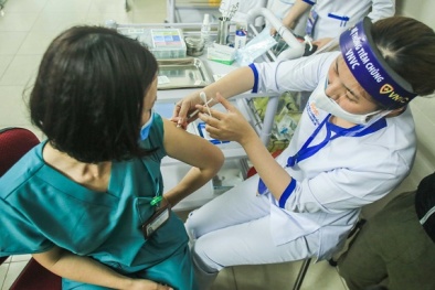 Việt Nam sắp nhận hơn 4 triệu liều vaccine phòng COVID-19