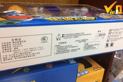 Bài 2: Nhà sách công khai bán đồ chơi trẻ em không đảm bảo chất lượng?