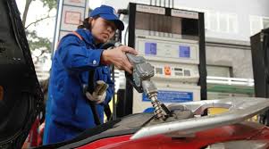 Giá xăng dầu nhập về Việt Nam giảm gần 2 triệu đồng/tấn