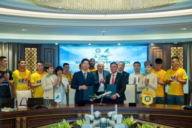 Bamboo Airways tài trợ dịch vụ hàng không 5 sao cho CLB bóng đá Đông Á Thanh Hóa mùa giải 2021