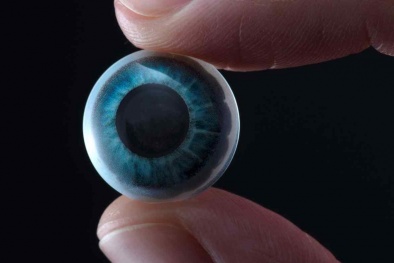 Kính áp tròng thông minh có khả năng hiển thị dữ liệu như trong phim viễn tưởng