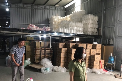 Hà Nội: Phát hiện lượng lớn các sản phẩm tẩy rửa có dấu hiệu giả mạo