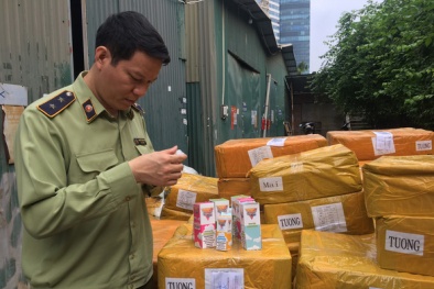 Thu giữ gần 14.000 lọ tinh dầu thuốc lá điện tử ở Hà Nội