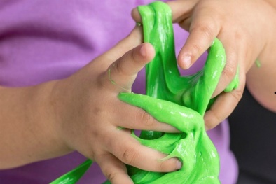 35 học sinh nhập viện nghi do đồ chơi slime