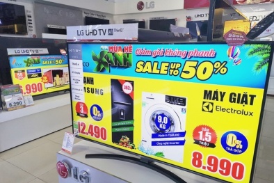 Siêu thị 'giảm giá xả hàng tồn', khách hàng thận trọng mua sản phẩm