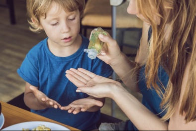 Bùng phát viêm ruột dạ dày do việc sử dụng chất khử trùng tay gia tăng