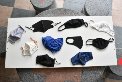 Sau 12 giờ sử dụng, khẩu trang bẩn tới mức nào?