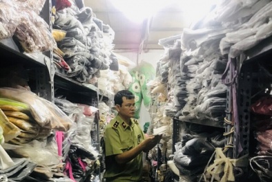 Ngang nhiên bán 1.000 mặt hàng thời trang giả mạo nhãn hiệu nổi tiếng