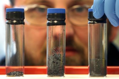 Siêu vật liệu cứng hơn thép 200 lần, nhẹ hơn giấy 1.000 lần