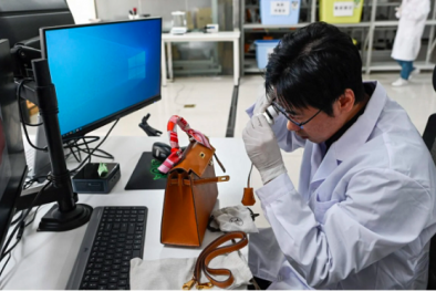 Khóa học đặc biệt trị giá hơn 2.000 USD giúp người dùng phân biệt hàng thật, hàng giả