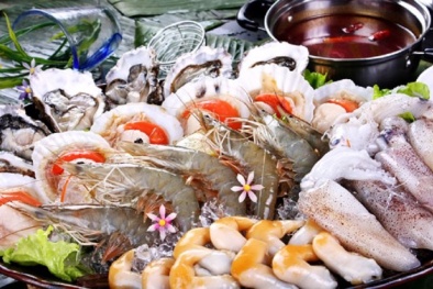 Chuyên gia cảnh báo- Hiểm họa khi ăn hải sản “tắm” hóa chất tẩy trắng