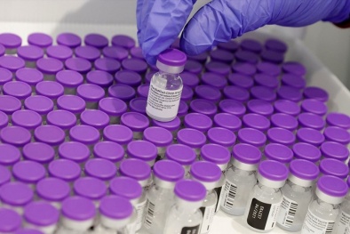 Mỹ hé lộ hiệu quả thực tế vaccine Pfizer và Moderna trong ngăn ngừa dịch COVID-19