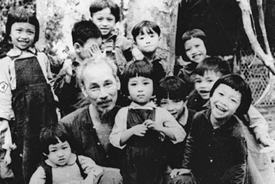 Tháng Năm nhớ Bác