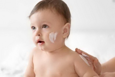 Những loại thuốc bôi ngoài da dễ gây ngộ độc cho trẻ nhỏ