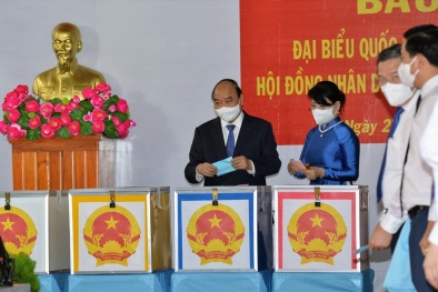 Phát huy tinh thần đoàn kết, hăng hái đi bầu cử để chọn người đức, tài xây dựng đất nước