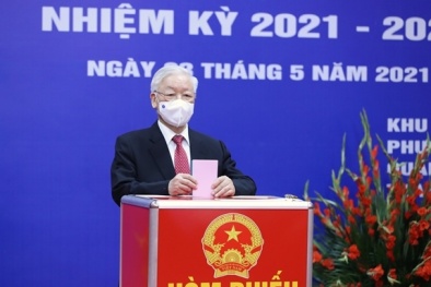 Tổng Bí thư Nguyễn Phú Trọng bỏ phiếu bầu cử tại quận Hai Bà Trưng