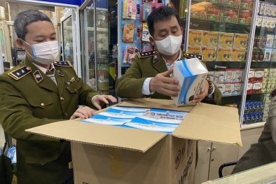 Bán khẩu trang y tế không niêm yết giá, 5 cửa hàng bị xử phạt