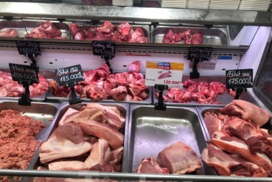 Nghịch lý giá lợn hơi giảm mạnh, người tiêu dùng vẫn phải mua giá cao 