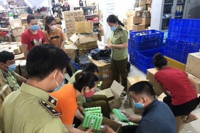 Tạm giữ 40.000 sản phẩm mỹ phẩm, thực phẩm chức năng không có hóa đơn, chứng từ