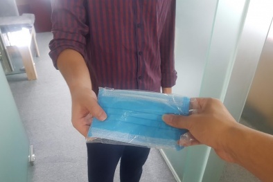 Cảnh báo thủ đoạn phát khẩu trang miễn phí có tẩm thuốc mê để chiếm đoạt tài sản