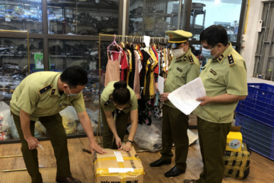 Kinh doanh hàng hóa giả mạo nhãn hiệu Adidas và Nike