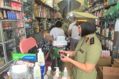 Sản xuất, buôn bán hàng giả có thể bị phạt tới 400 triệu đồng