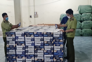 Tạm giữ gần 10.000 chai bia và sữa nước Ensure do nước ngoài sản xuất không có hóa đơn