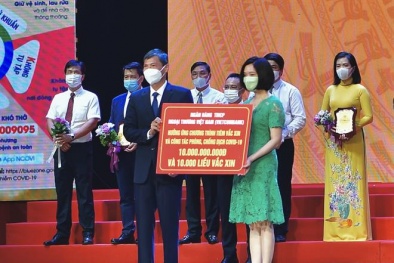 Vietcombank ủng hộ 10 tỷ đồng và 10.000 liều vắc-xin cùng TP.Hà Nội đẩy lùi dịch Covid-19