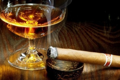 Chuyên gia Nhật cảnh báo rượu, thuốc lá khiến nam giới có nguy cơ ung thư cao