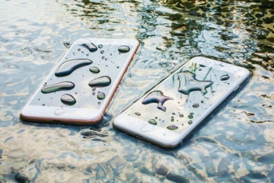 Người tiêu dùng nghi ngờ về khả năng chống nước của iPhone