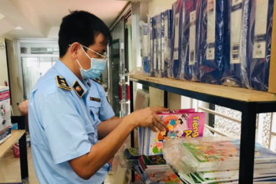 Phát hiện sách tiếng Anh không chứng minh được nguồn gốc, nghi in lậu