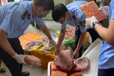 Chặn đứng 10 tấn nội tạng đông lạnh bốc mùi hôi thối trên đường đi tiêu thụ