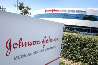 Johnson & Johnson thu hồi sản phẩm kem chống nắng chứa chất gây ung thư
