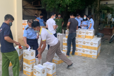 Phát hiện trên 900 chai rượu có dấu hiệu nhập lậu