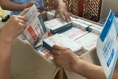 Thu giữ hơn 3.000 que test nhanh Covid-19 trôi nổi